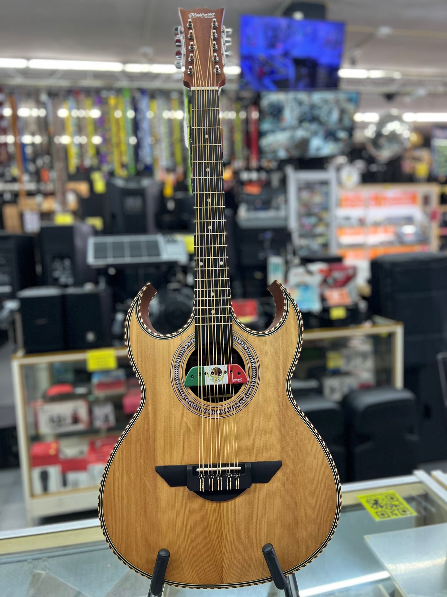 BAJO QUINTO DOBLE CUTWAY PASTILLA BOCA F-20 MCCARTNEY NATURAL MATE